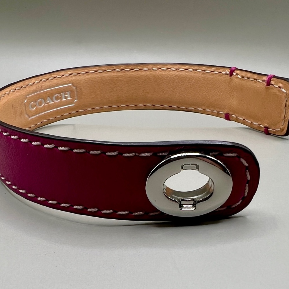 COACH Authentic Leather Turnlock Bracelet — Fuchsia/Hot Pink | NWOT | MSRP $89 - Picture 5 of 13